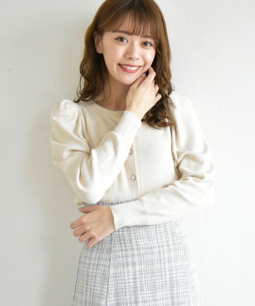 MAJESTIC LEGON（マジェスティックレゴン）の「パワショルコンパクトニットカーデ（カーディガン/ボレロ・レディース・アイボリー/ブルー系その他2/ブラック系その他/ブラック/ブルー・MEDIUM）」の13枚目の写真