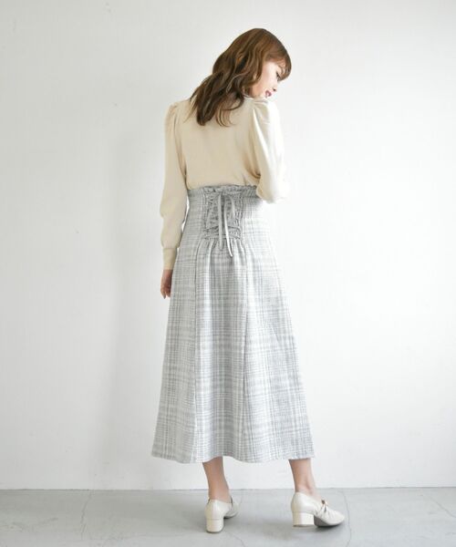 MAJESTIC LEGON（マジェスティックレゴン）の「パワショルコンパクトニットカーデ（カーディガン/ボレロ・レディース・アイボリー/ブルー系その他2/ブラック系その他/ブラック/ブルー・MEDIUM）」の19枚目の写真