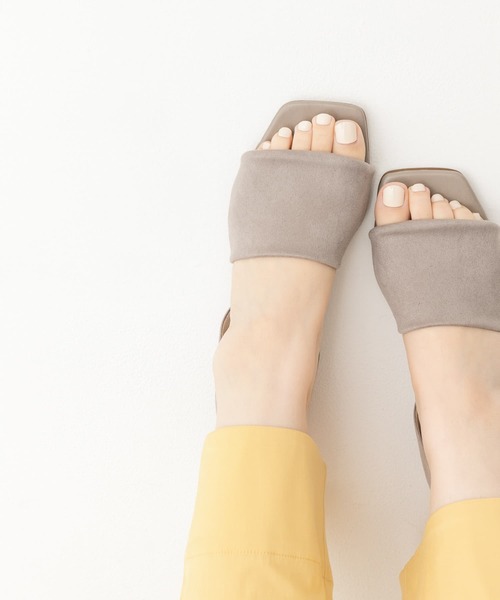 RODE SKO（ロデスコ）の「『MADE IN JAPAN』スクエアトゥストレッチサンダル（サンダル・レディース・ブラック/ブラウン/グレー/マスタード・38/36/37）」の2枚目の写真