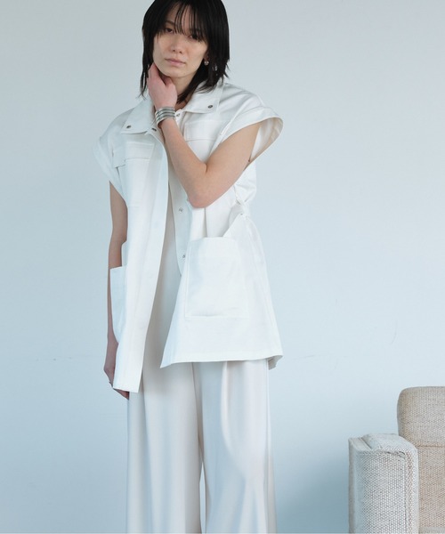 GALLARDAGALANTE(ガリャルダガランテ)の「スクエアスリーブジャケット【オンラインストア限定商品】(その他アウター・レディース・オフホワイト/カーキ・FREE)」の1枚目の写真