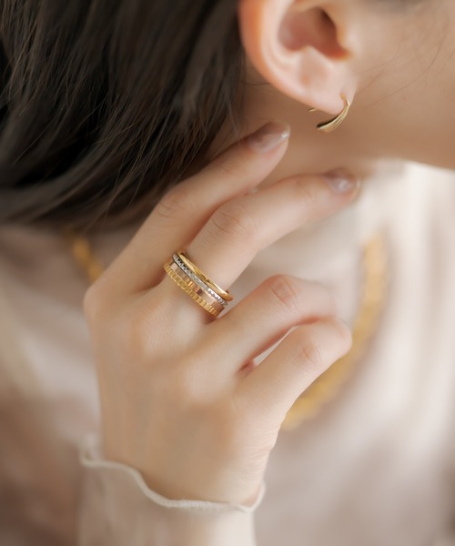 ear PAPILLONNER(イアパピヨネ)の「《金属アレルギー対応》ステンレスマルチカラーリング(リング・レディース・ゴールド・14号)」の11枚目の写真