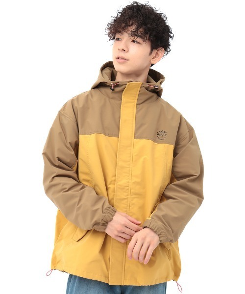 チチカカ(チチカカ)の「【ユニセックス】 撥水マウンテンパーカー(マウンテンパーカー・メンズ・ブラック/ベージュ・MEDIUM/LARGE)」の12枚目の写真