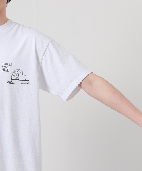 JOURNAL STANDARD（ジャーナルスタンダード）の「TEKUN WAS HERE OITE Tシャツ（Tシャツ/カットソー・メンズ・ホワイト・MEDIUM/LARGE/X-LARGE）」の4枚目の写真