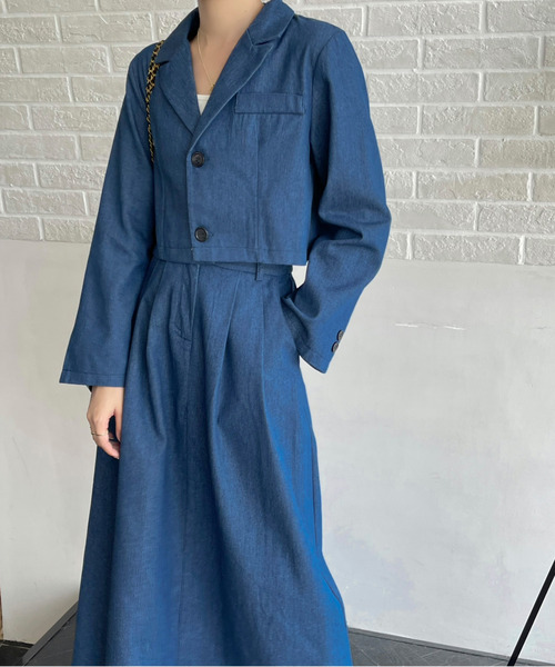 emi+（エミプラス）の「ショート開襟デニムジャケット＋ロングスカート セットアップ（テーラードジャケット・レディース・ブラック/インディゴブルー・M/L）」の4枚目の写真