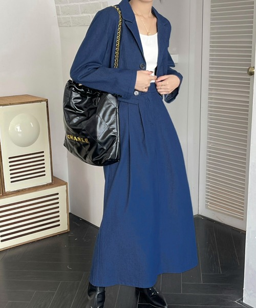 emi+（エミプラス）の「ショート開襟デニムジャケット＋ロングスカート セットアップ（テーラードジャケット・レディース・ブラック/インディゴブルー・M/L）」の22枚目の写真