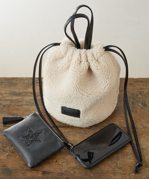 Actually(アクチュアリー)の「ボア2WAY 巾着バッグ(ショルダーバッグ・レディース・グレー/グリーン/アイボリー・フリー)」の10枚目の写真