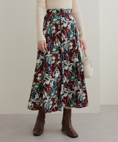 natural couture（ナチュラルクチュール）の「ウエストタックデザインアソートスカート（スカート・レディース・ブラック/ベージュ/レッド/オフホワイト・FREE）」の4枚目の写真