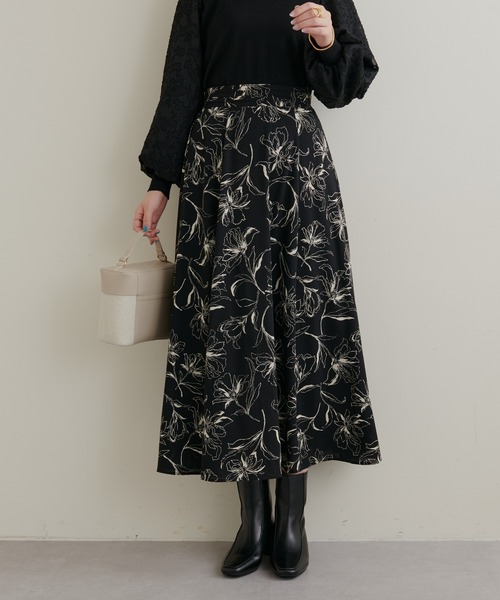 natural couture（ナチュラルクチュール）の「ウエストタックデザインアソートスカート（スカート・レディース・ブラック/ベージュ/レッド/オフホワイト・FREE）」の2枚目の写真