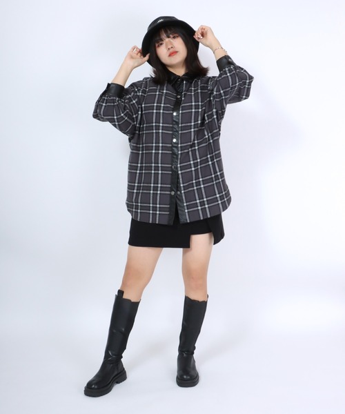Salong hameu(サロン ハミュー)の「襟フェイクレザー チェックシャツ レディース/長袖ビッグシルエットシャツ(シャツ/ブラウス・レディース・ベージュ/グリーン/グレー・M/L)」の15枚目の写真