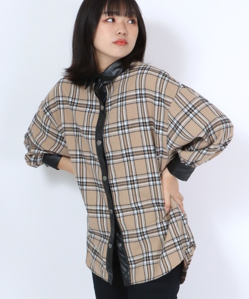 Salong hameu(サロン ハミュー)の「襟フェイクレザー チェックシャツ レディース/長袖ビッグシルエットシャツ(シャツ/ブラウス・レディース・ベージュ/グリーン/グレー・M/L)」の14枚目の写真