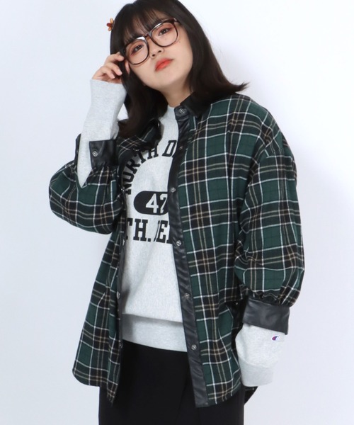 Salong hameu(サロン ハミュー)の「襟フェイクレザー チェックシャツ レディース/長袖ビッグシルエットシャツ(シャツ/ブラウス・レディース・ベージュ/グリーン/グレー・M/L)」の11枚目の写真