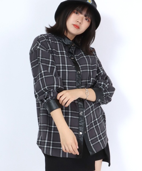 Salong hameu(サロン ハミュー)の「襟フェイクレザー チェックシャツ レディース/長袖ビッグシルエットシャツ(シャツ/ブラウス・レディース・ベージュ/グリーン/グレー・M/L)」の18枚目の写真