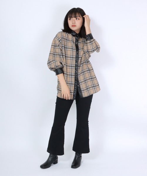 Salong hameu(サロン ハミュー)の「襟フェイクレザー チェックシャツ レディース/長袖ビッグシルエットシャツ(シャツ/ブラウス・レディース・ベージュ/グリーン/グレー・M/L)」の12枚目の写真