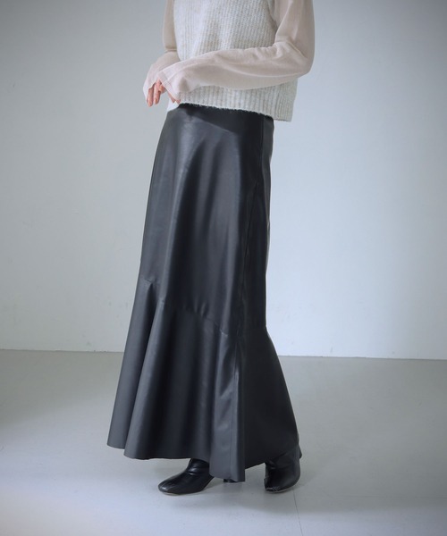 cheriella（シェリエラ）の「【cheriella】WEB限定フェイクレザーマーメイドスカート（スカート・レディース・ブラック/アイボリー・M）」の12枚目の写真