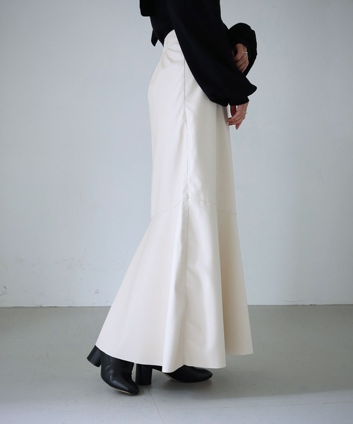 cheriella（シェリエラ）の「【cheriella】WEB限定フェイクレザーマーメイドスカート（スカート・レディース・ブラック/アイボリー・M）」の4枚目の写真