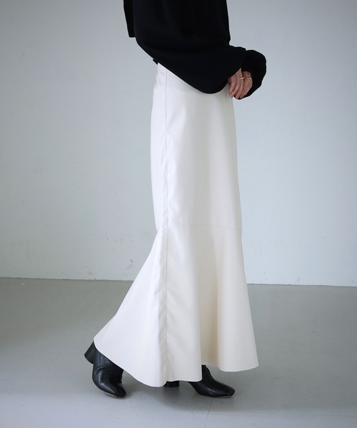 cheriella（シェリエラ）の「【cheriella】WEB限定フェイクレザーマーメイドスカート（スカート・レディース・ブラック/アイボリー・M）」の7枚目の写真