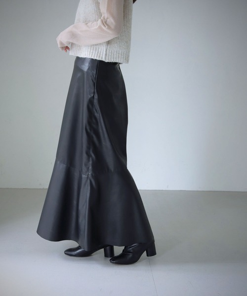 cheriella（シェリエラ）の「【cheriella】WEB限定フェイクレザーマーメイドスカート（スカート・レディース・ブラック/アイボリー・M）」の21枚目の写真