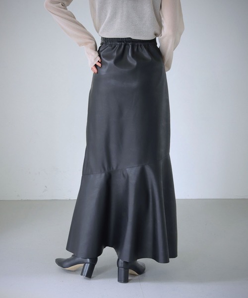 cheriella（シェリエラ）の「【cheriella】WEB限定フェイクレザーマーメイドスカート（スカート・レディース・ブラック/アイボリー・M）」の22枚目の写真