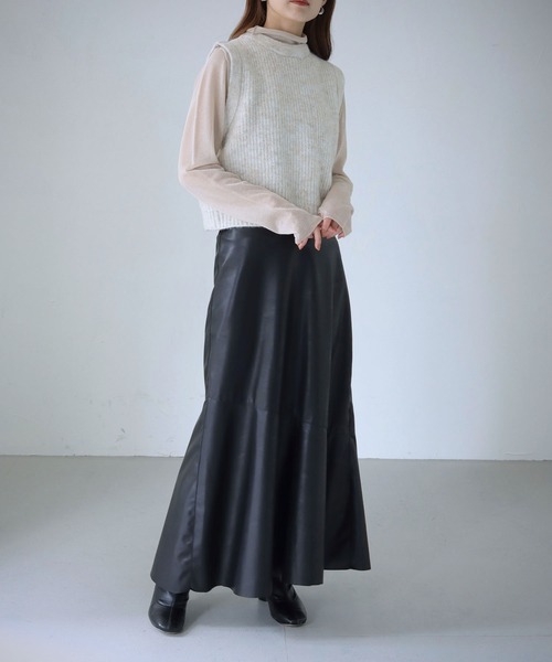 cheriella（シェリエラ）の「【cheriella】WEB限定フェイクレザーマーメイドスカート（スカート・レディース・ブラック/アイボリー・M）」の19枚目の写真