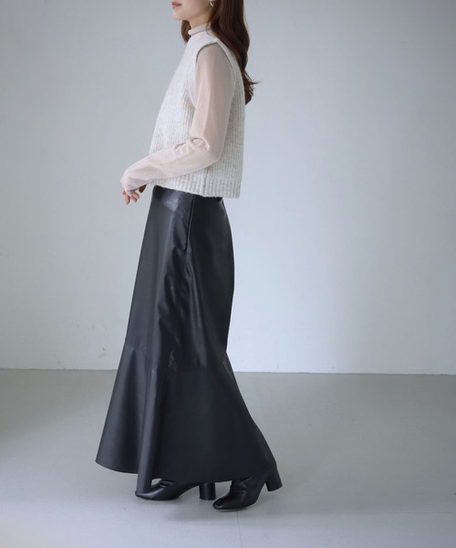 cheriella（シェリエラ）の「【cheriella】WEB限定フェイクレザーマーメイドスカート（スカート・レディース・ブラック/アイボリー・M）」の18枚目の写真