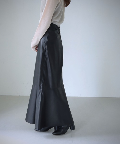 cheriella（シェリエラ）の「【cheriella】WEB限定フェイクレザーマーメイドスカート（スカート・レディース・ブラック/アイボリー・M）」の15枚目の写真
