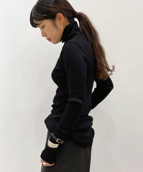 AP STUDIO（エーピーストゥディオ）の「SCENTOF ルーズタートルネックプルオーバー（ニット/セーター・レディース・チャコールグレー/ブラック/ベージュ・FREE）」の5枚目の写真