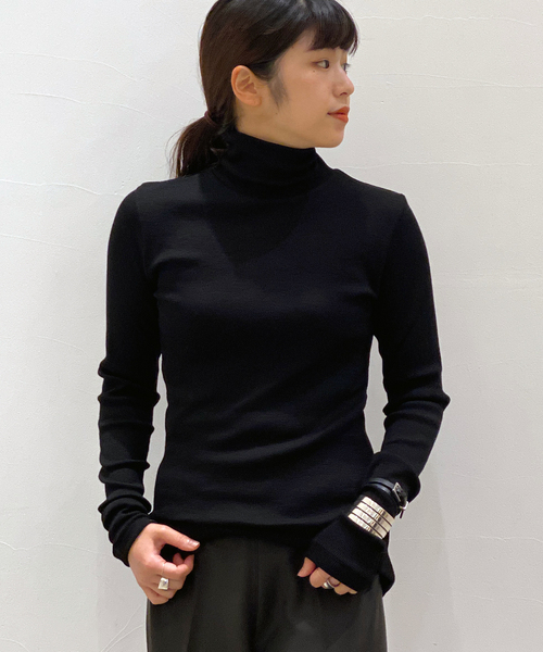 AP STUDIO（エーピーストゥディオ）の「SCENTOF ルーズタートルネックプルオーバー（ニット/セーター・レディース・チャコールグレー/ブラック/ベージュ・FREE）」の6枚目の写真