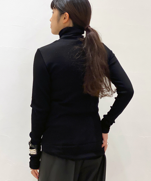 AP STUDIO（エーピーストゥディオ）の「SCENTOF ルーズタートルネックプルオーバー（ニット/セーター・レディース・チャコールグレー/ブラック/ベージュ・FREE）」の7枚目の写真