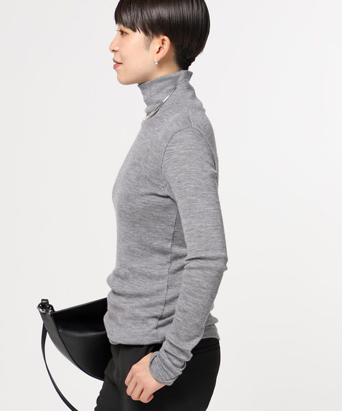 AP STUDIO（エーピーストゥディオ）の「SCENTOF ルーズタートルネックプルオーバー（ニット/セーター・レディース・チャコールグレー/ブラック/ベージュ・FREE）」の8枚目の写真