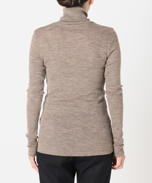 AP STUDIO（エーピーストゥディオ）の「SCENTOF ルーズタートルネックプルオーバー（ニット/セーター・レディース・チャコールグレー/ブラック/ベージュ・FREE）」の16枚目の写真