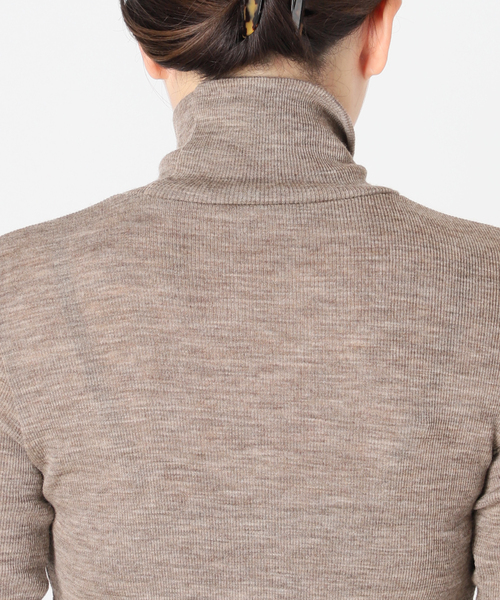 AP STUDIO（エーピーストゥディオ）の「SCENTOF ルーズタートルネックプルオーバー（ニット/セーター・レディース・チャコールグレー/ブラック/ベージュ・FREE）」の17枚目の写真