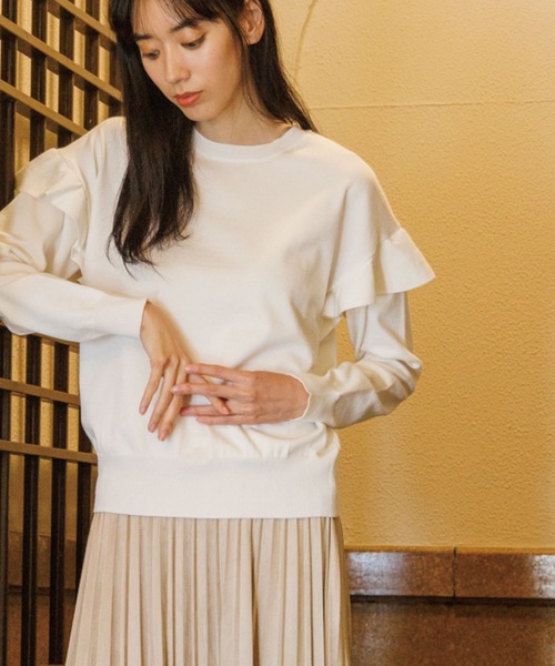 OPAQUE.CLIP（オペークドットクリップ）の「◆シルキーウールMIX フリルデザインニット【WEB限定カラー】（ニット/セーター・レディース・ライトベージュ/イエロー系7/ダークオレンジ/ブラック/ホワイト系9/ブルー/ダークブラウン系7・38/40/36/42）」の2枚目の写真