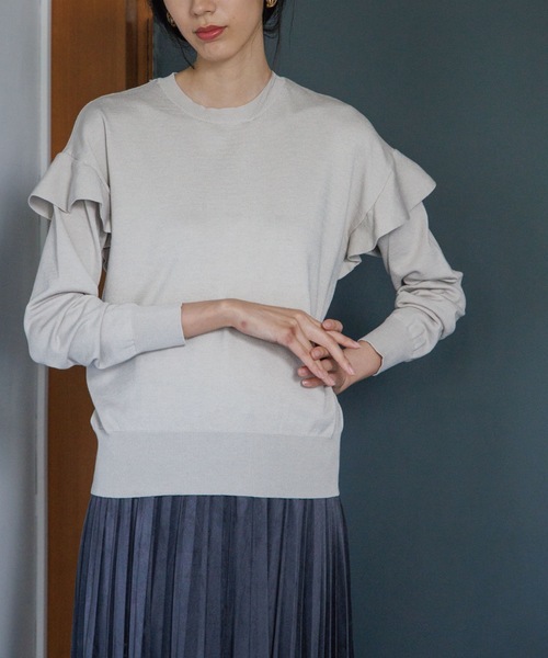 OPAQUE.CLIP（オペークドットクリップ）の「◆シルキーウールMIX フリルデザインニット【WEB限定カラー】（ニット/セーター・レディース・ライトベージュ/イエロー系7/ダークオレンジ/ブラック/ホワイト系9/ブルー/ダークブラウン系7・38/40/36/42）」の4枚目の写真