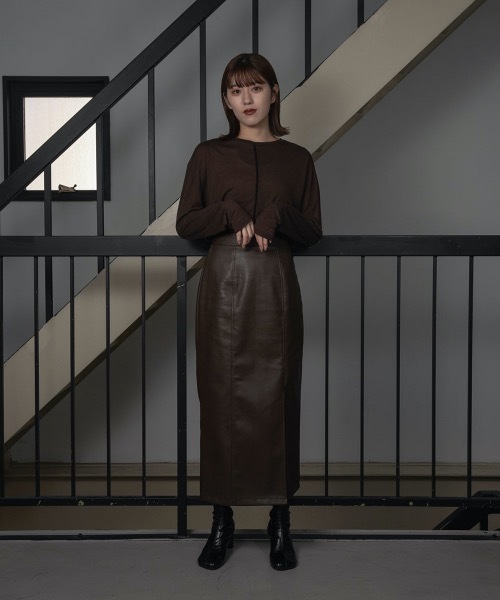 I_am（アイアム）の「front slit leather skirt（スカート・レディース・オリーブ/アイボリー/ブラウン・FREE）」の14枚目の写真
