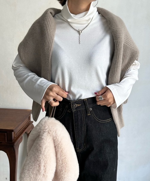 DouDou(ドゥドゥ)の「ルーズタートルTEE(Tシャツ/カットソー・レディース・オフホワイト/ライトベージュ/ダークブラウン/ブラック・FREE)」の20枚目の写真