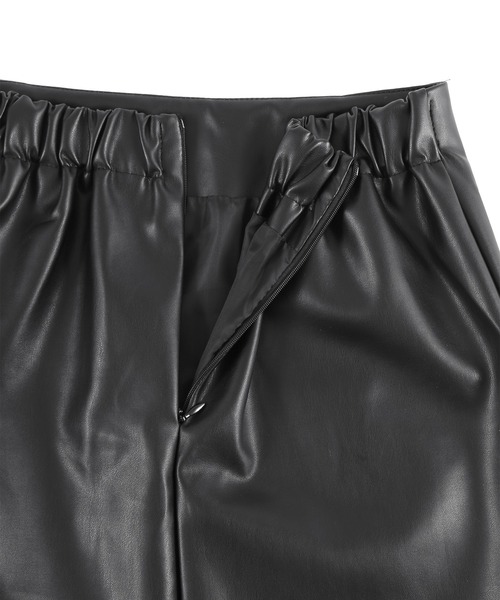Figments（フィグメンツ）の「フェィクレザー台形ミニスカート（スカート・レディース・ブラック・FREE）」の8枚目の写真