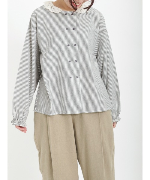 Samansa Mos2（サマンサ モスモス）の「ダブルボタンレース襟ブラウス（シャツ/ブラウス・レディース・ブラック/オフホワイト/チャコール・ﾌﾘ-）」の3枚目の写真