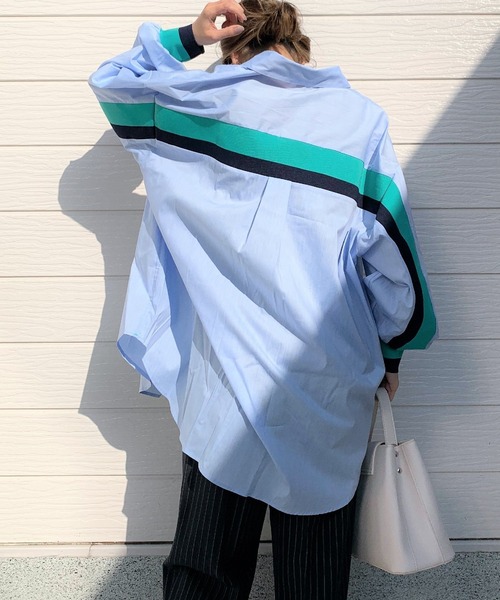 Q（キュー）の「コットンストレッチリブドッキングシャツ（シャツ/ブラウス・レディース・アイボリー/ライトブルー・MEDIUM）」の2枚目の写真