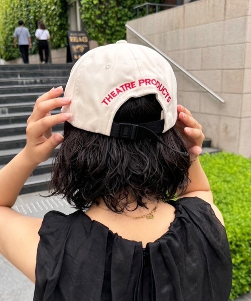 THEATRE PRODUCTS（シアタープロダクツ）の「イニシャルキャップ（キャップ・レディース・ホワイト/ネイビー/ブルー/グレー/ブルー系その他・FREE）」の2枚目の写真