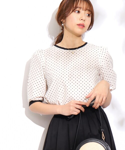 couture brooch(クチュールブローチ)の「◆【再入荷!】サッカードットパフスリーブブラウス(シャツ/ブラウス・レディース・ネイビー/ブラック系/アイボリー系・40/38/42)」の17枚目の写真