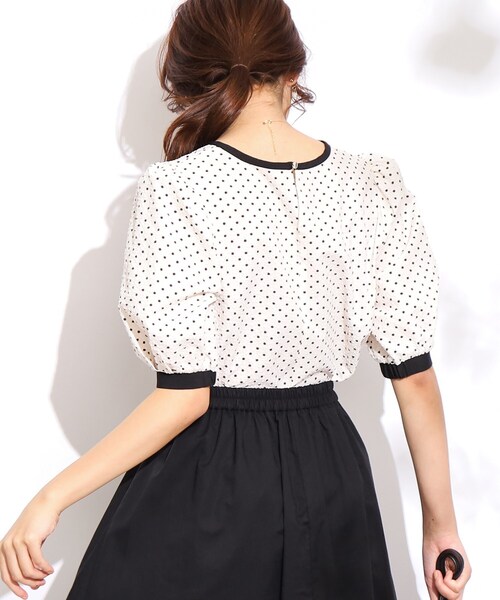 couture brooch(クチュールブローチ)の「◆【再入荷!】サッカードットパフスリーブブラウス(シャツ/ブラウス・レディース・ネイビー/ブラック系/アイボリー系・40/38/42)」の19枚目の写真