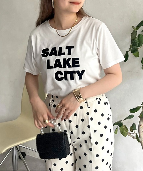 prose verse（プロズヴェール）の「フロッキーロゴTシャツ（Tシャツ/カットソー・レディース・チャコール/オフホワイト・ﾌﾘ-）」の2枚目の写真