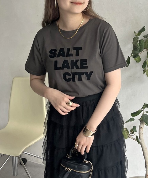 prose verse（プロズヴェール）の「フロッキーロゴTシャツ（Tシャツ/カットソー・レディース・チャコール/オフホワイト・ﾌﾘ-）」の20枚目の写真