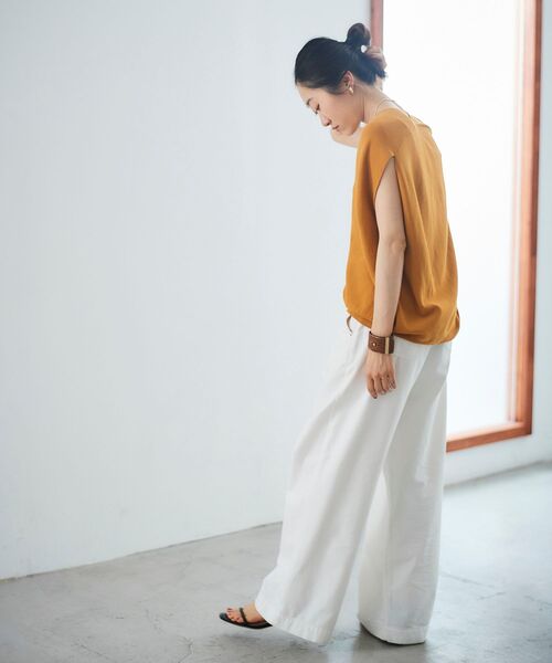 le.coeur blanc（ルクールブラン）の「ガーターアミコクーンVネックニット（ニット/セーター・レディース・ブルー/マスタード/オフホワイト/ダークブラウン・38）」の7枚目の写真