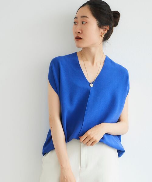 le.coeur blanc（ルクールブラン）の「ガーターアミコクーンVネックニット（ニット/セーター・レディース・ブルー/マスタード/オフホワイト/ダークブラウン・38）」の9枚目の写真