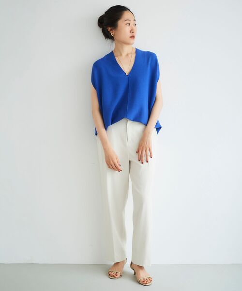 le.coeur blanc（ルクールブラン）の「ガーターアミコクーンVネックニット（ニット/セーター・レディース・ブルー/マスタード/オフホワイト/ダークブラウン・38）」の12枚目の写真