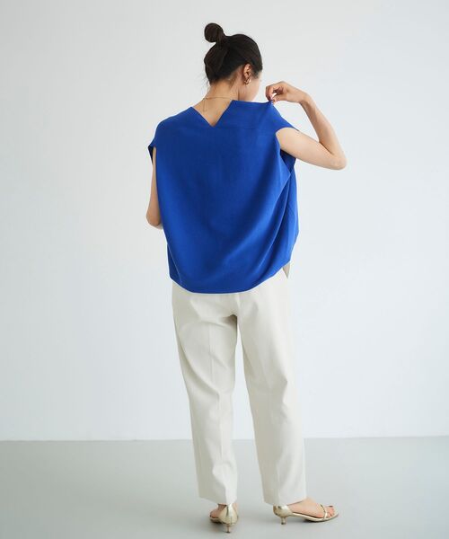 le.coeur blanc（ルクールブラン）の「ガーターアミコクーンVネックニット（ニット/セーター・レディース・ブルー/マスタード/オフホワイト/ダークブラウン・38）」の15枚目の写真