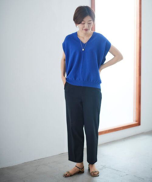 le.coeur blanc（ルクールブラン）の「ガーターアミコクーンVネックニット（ニット/セーター・レディース・ブルー/マスタード/オフホワイト/ダークブラウン・38）」の19枚目の写真