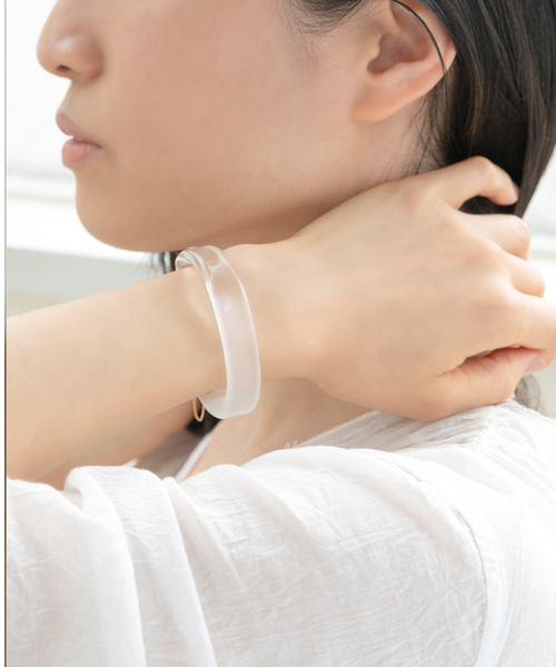 HARIO Lampwork Factory（ハリオランプワークファクトリー）の「【HARIO Lampwork Factory】 バングル　スモーク（バングル/リストバンド・レディース・クリア・フリー）」の2枚目の写真