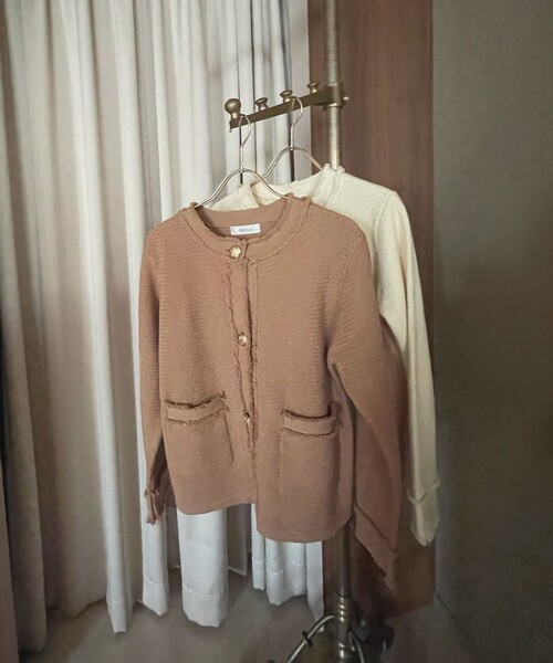 Feroux（フェルゥ）の「【ONWARD CROSSET MAG掲載】ツイードライクニット ジャケット（カーディガン/ボレロ・レディース・ブラック系/ベージュ系/アイボリー系・F）」の15枚目の写真